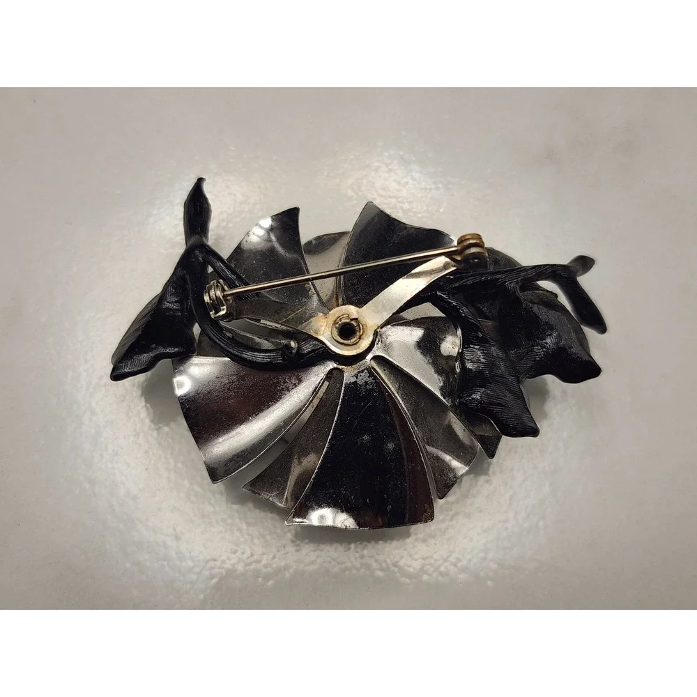 Vintage Black White Enamel Flower Brooch Blue Rhinestone Center Floral 2.25